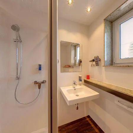 Pension Wernesgruen 3*